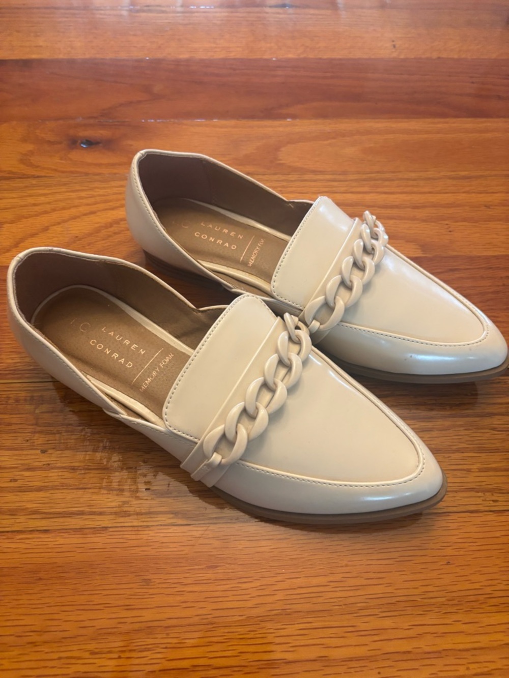 LC Lauren Conrad Cream Chain-Detail Pointed Loafers